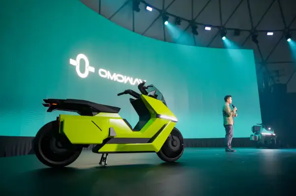 工业设计新视角:OMOWAY 与宝马CE04的创新对决 22 工业设计新视角:OMOWAY 与宝马CE04的创新对决 21 OMOWAY 1
